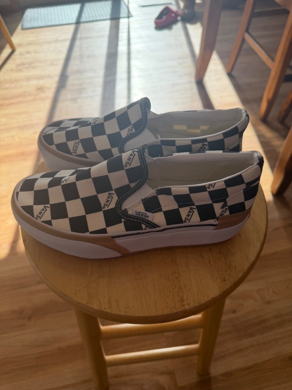 Custom platform vans - Picture 4 of 7